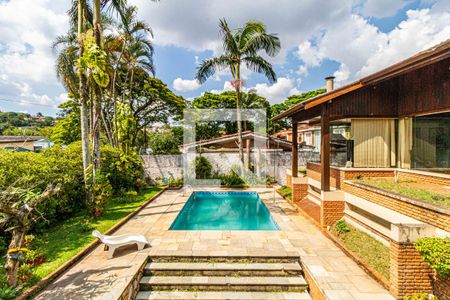 Casa à venda com 550m², 5 quartos e 4 vagas Casa à venda com 550m², 5 quartos e 4 vagasPiscina