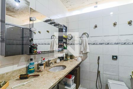 Casa à venda com 550m², 5 quartos e 4 vagas Casa à venda com 550m², 5 quartos e 4 vagasBanheiro social