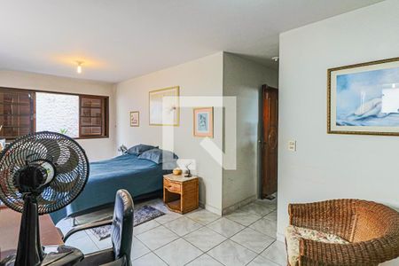 Casa à venda com 550m², 5 quartos e 4 vagas Casa à venda com 550m², 5 quartos e 4 vagasSuite