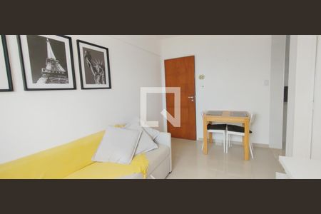 Sala de apartamento para alugar com 1 quarto, 42m² em Costa Azul, Salvador