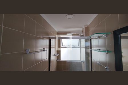 Banheiro de apartamento para alugar com 1 quarto, 42m² em Costa Azul, Salvador