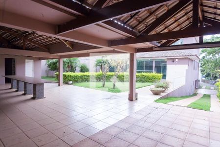 Casa de condomínio à venda com 580m², 4 quartos e 5 vagasQuintal