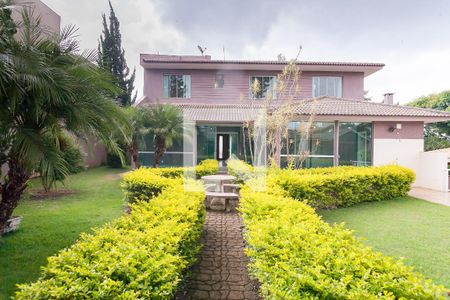 Casa de condomínio à venda com 580m², 4 quartos e 5 vagasQuintal
