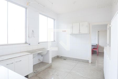 Casa de condomínio à venda com 580m², 4 quartos e 5 vagasÁrea de Serviço