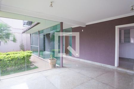 Casa de condomínio à venda com 580m², 4 quartos e 5 vagasChurrasqueira