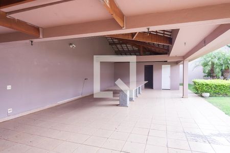 Casa de condomínio à venda com 580m², 4 quartos e 5 vagasQuintal