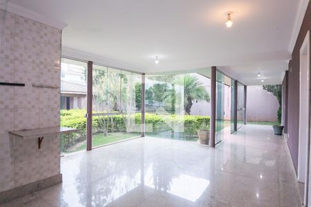 Casa de condomínio à venda com 580m², 4 quartos e 5 vagasChurrasqueira