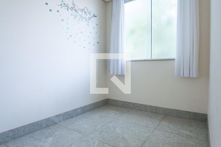 Casa de condomínio à venda com 580m², 4 quartos e 5 vagasQuarto de Serviço