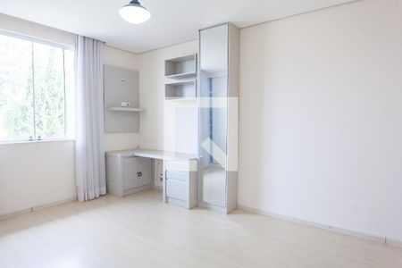 Casa de condomínio à venda com 580m², 4 quartos e 5 vagasquarto 1