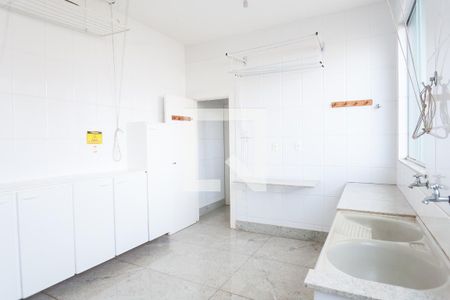 Casa de condomínio à venda com 580m², 4 quartos e 5 vagasÁrea de Serviço