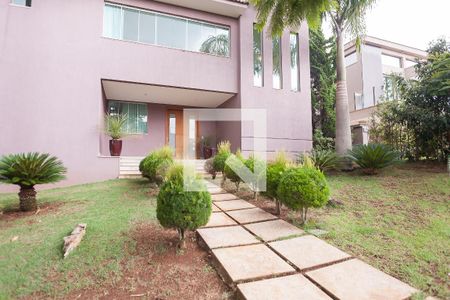 Casa de condomínio à venda com 580m², 4 quartos e 5 vagasfachada