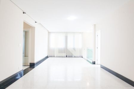 Casa de condomínio à venda com 580m², 4 quartos e 5 vagassala 2