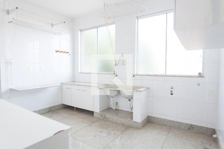 Casa de condomínio à venda com 580m², 4 quartos e 5 vagasÁrea de Serviço