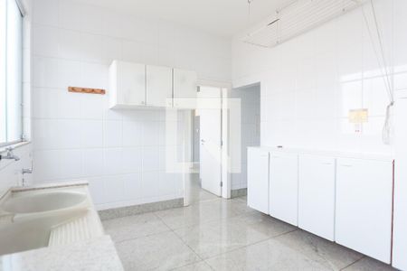 Casa de condomínio à venda com 580m², 4 quartos e 5 vagasÁrea de Serviço