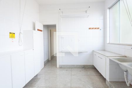 Casa de condomínio à venda com 580m², 4 quartos e 5 vagasÁrea de Serviço