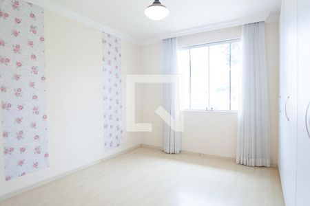 Casa de condomínio à venda com 580m², 4 quartos e 5 vagasquarto 2