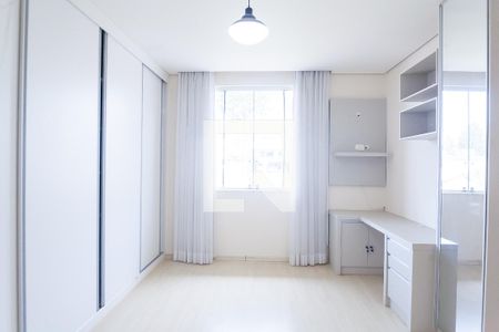 Casa de condomínio à venda com 580m², 4 quartos e 5 vagasquarto 1