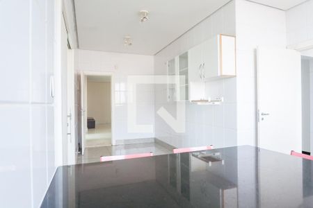 Casa de condomínio à venda com 580m², 4 quartos e 5 vagascozinha