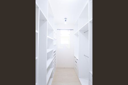 Casa de condomínio à venda com 580m², 4 quartos e 5 vagascloset suite