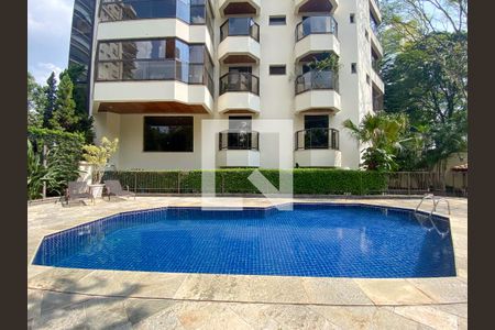 Apartamento à venda com 276m², 4 quartos e 4 vagasÁrea comum - Piscina