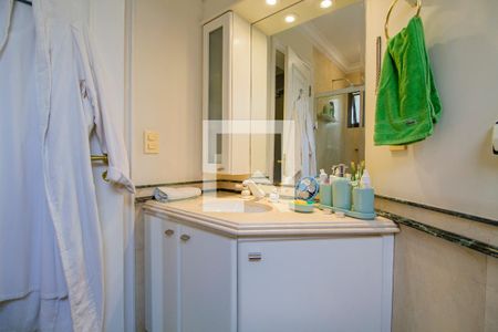 Apartamento à venda com 276m², 4 quartos e 4 vagasBanheiro da Suíte 1