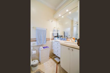 Apartamento à venda com 276m², 4 quartos e 4 vagasBanheiro da Suíte 3