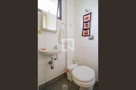 Apartamento à venda com 276m², 4 quartos e 4 vagasBanheiro de Serviço