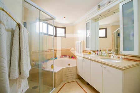 Apartamento à venda com 276m², 4 quartos e 4 vagasBanheiro da Suíte 4