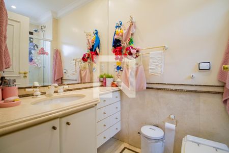 Apartamento à venda com 276m², 4 quartos e 4 vagasBanheiro da Suíte 2