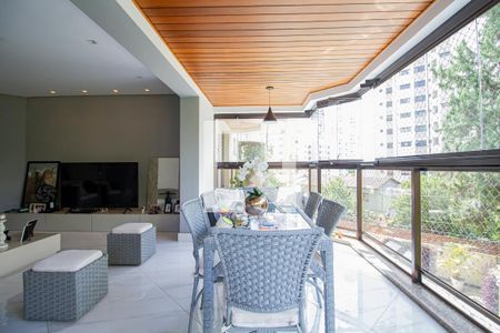 Apartamento à venda com 276m², 4 quartos e 4 vagasVaranda da Sala