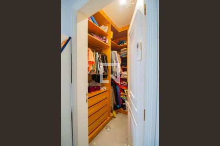 Apartamento à venda com 276m², 4 quartos e 4 vagasCloset da Suíte 4