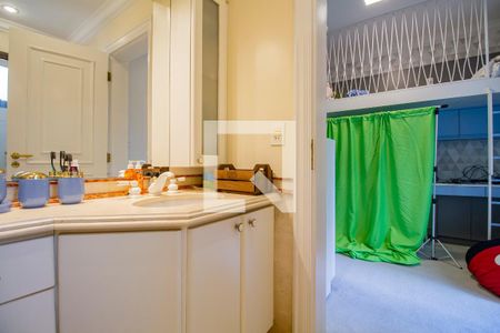 Apartamento à venda com 276m², 4 quartos e 4 vagasBanheiro da Suíte 3