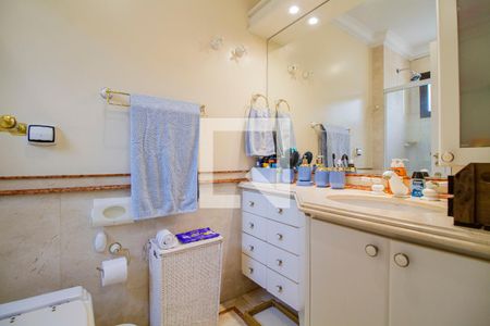 Apartamento à venda com 276m², 4 quartos e 4 vagasBanheiro da Suíte 3