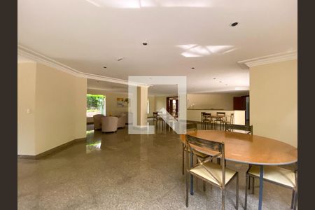 Apartamento à venda com 276m², 4 quartos e 4 vagasÁrea comum - Salão de festas