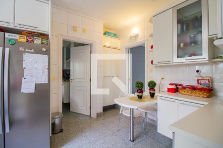 Apartamento à venda com 276m², 4 quartos e 4 vagasCozinha