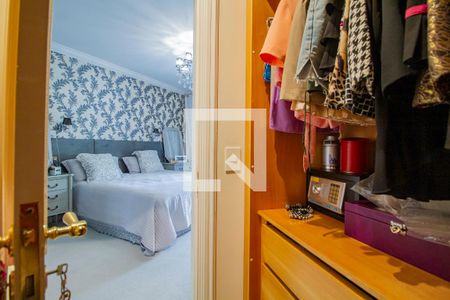 Apartamento à venda com 276m², 4 quartos e 4 vagasCloset da Suíte 4