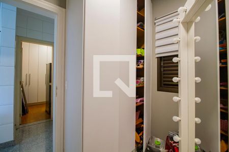 Apartamento à venda com 276m², 4 quartos e 4 vagasQuarto de Serviço 1