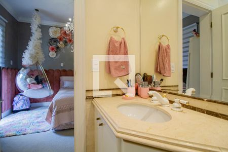 Apartamento à venda com 276m², 4 quartos e 4 vagasBanheiro da Suíte 2