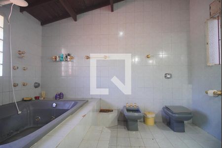 Casa para alugar com 720m², 4 quartos e 14 vagasBanheiro da Suíte