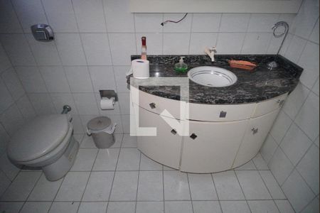 Casa para alugar com 720m², 4 quartos e 14 vagasBanheiro 2