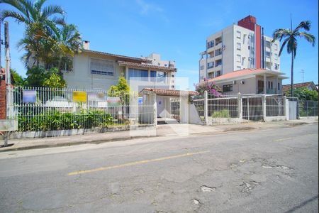 Casa para alugar com 720m², 4 quartos e 14 vagasFachada