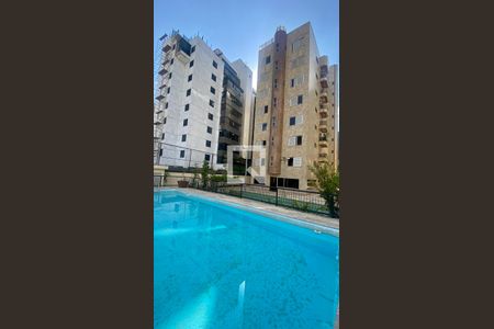 Apartamento à venda com 420m², 4 quartos e 4 vagas Apartamento à venda com 420m², 4 quartos e 4 vagasÁrea comum - Piscina