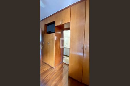 Apartamento à venda com 420m², 4 quartos e 4 vagas Apartamento à venda com 420m², 4 quartos e 4 vagasSuíte 2