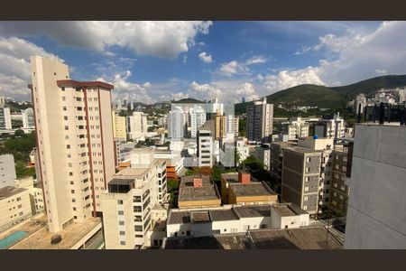 Apartamento à venda com 420m², 4 quartos e 4 vagas Apartamento à venda com 420m², 4 quartos e 4 vagasVista da Rua