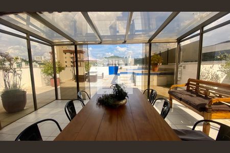 Apartamento à venda com 420m², 4 quartos e 4 vagas Apartamento à venda com 420m², 4 quartos e 4 vagasVaranda gourmet