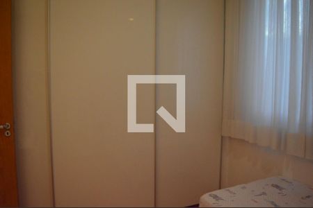 Apartamento à venda com 95m², 3 quartos e 3 vagasQuarto 2 - Armários