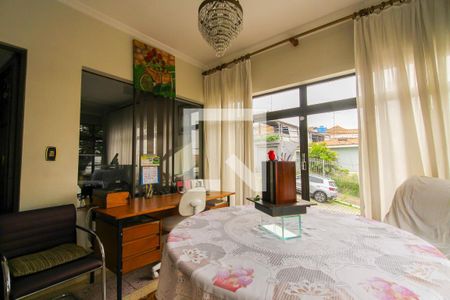 Casa para alugar com 200m², 3 quartos e 2 vagas Casa para alugar com 200m², 3 quartos e 2 vagasSala de Jantar