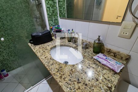 Banheiro da Suíte  de casa de condomínio à venda com 4 quartos, 165m² em Vila Caraguatá, São Paulo