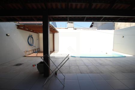 Casa à venda com 105m², 2 quartos e 3 vagasÁrea comum - Piscina