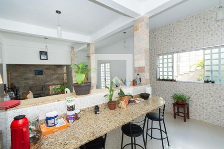 Casa à venda com 242m², 2 quartos e 6 vagasCozinha